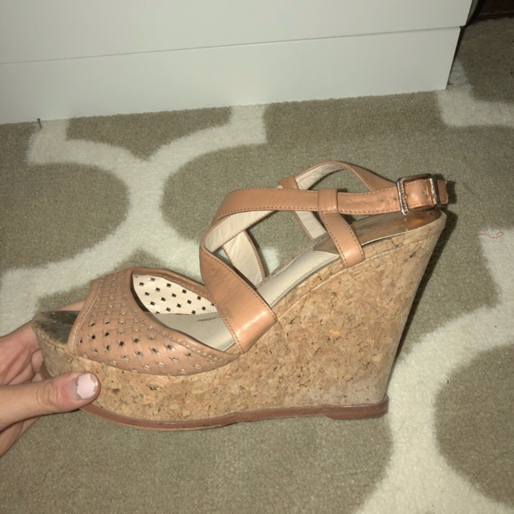 Brown Vince Camuto strapping wedges - Picture 2 of 3